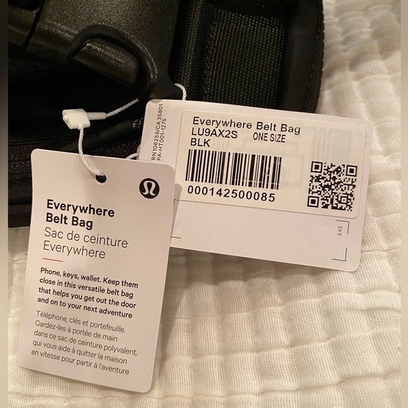 NWT Lululemon Everywhere Belt Bag 1L Black Waist Bag Crossbody - Picture 8 of 12